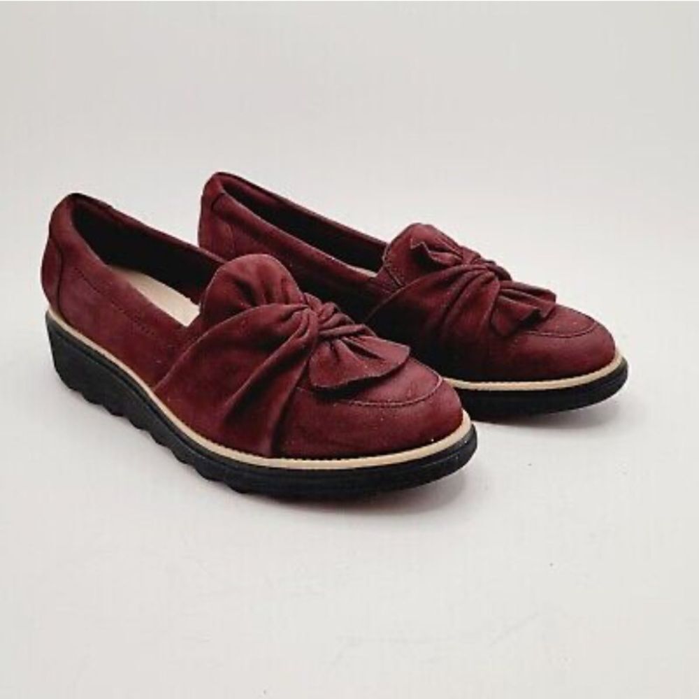 Clarks Sharon Dasher Suede 
Burgundy Red Flats with Bow Detail Size 10 M